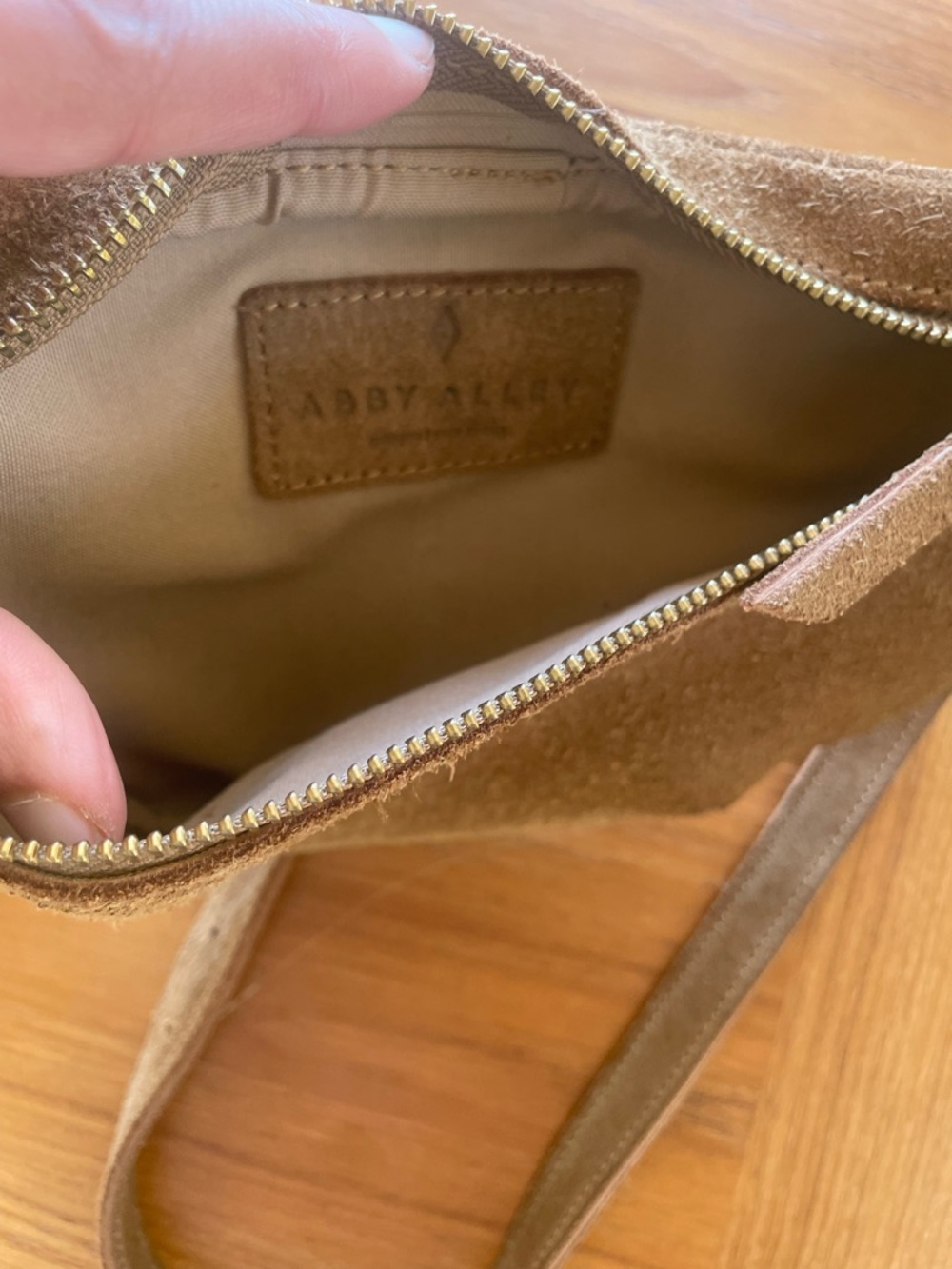 Abby Alley Caramel Suede Bag - Picture 4 of 6